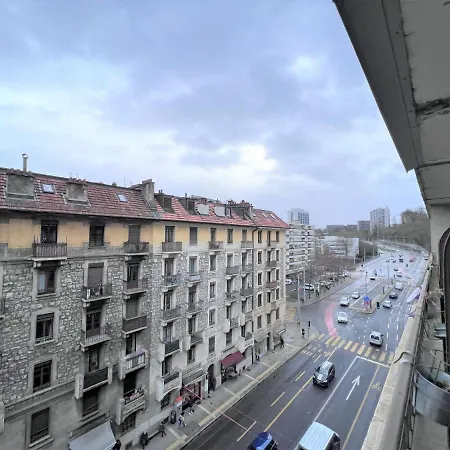 Logement A Jonction Apartament